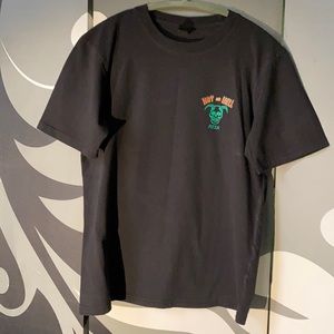 💚SOLD Hot as Hell pizza shirt